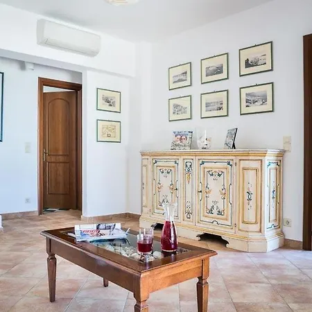 Sleeps 6 Pool Air Con Wifi קרבומילוס