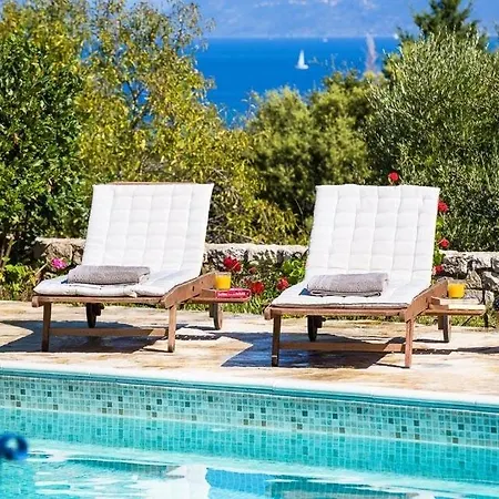 Sleeps 6 Pool Air Con Wifi וילה קרבומילוס