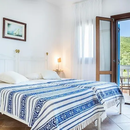 Sleeps 6 Pool Air Con Wifi קרבומילוס